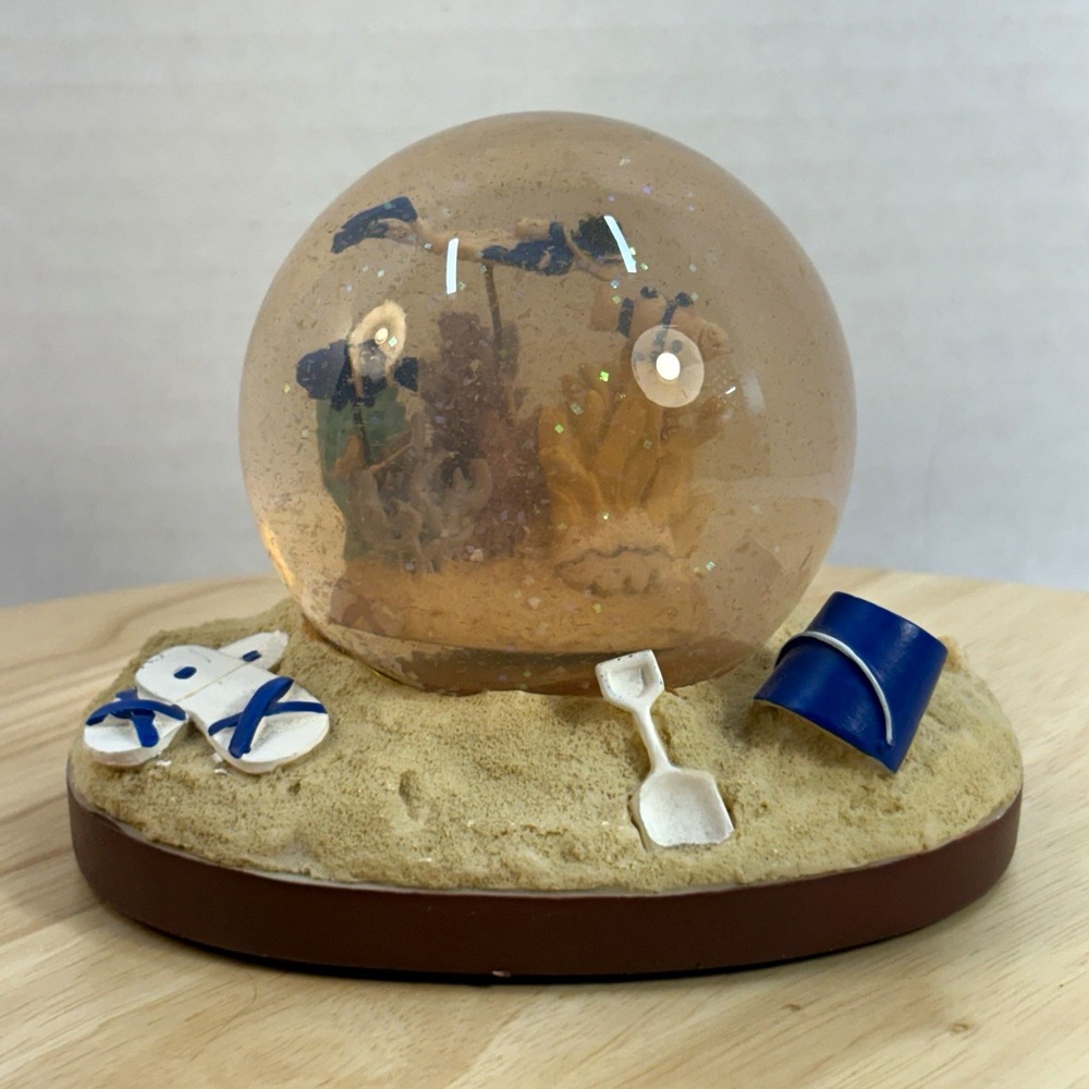 The Memory Company Univ of Kentucky Surfboard Snowman Diver Snow Globe Glitter